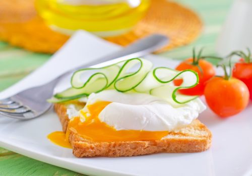 Soft-boiled egg with creamy yolk to preserve vitamins and antioxidants